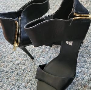 Steve madden black heels